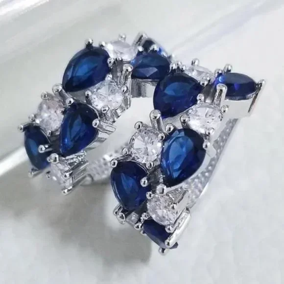 LUXURY 925 STERLING SILVER DIAMOND STUD EARRINGS, NICE EARRINGS, CUTE EARRINGS. - Picture 2 of 3